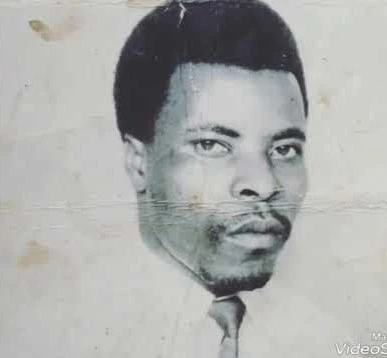 Akyalina nyina gira odigidako